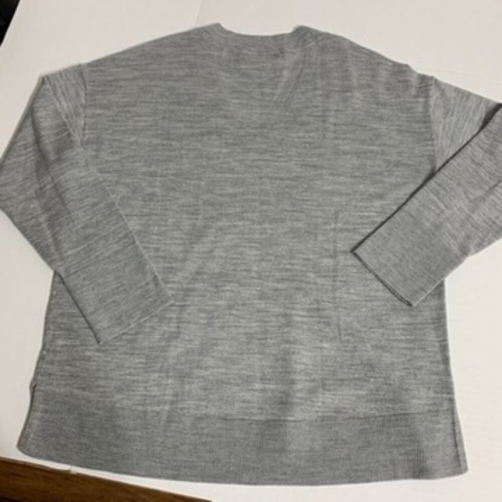 Banana Republic womens medium light gray merino wool sweater - Picture 11 of 11